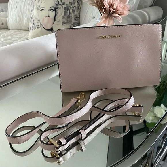 🩷Juicy Slippers🩷 - Picture 3 of 6